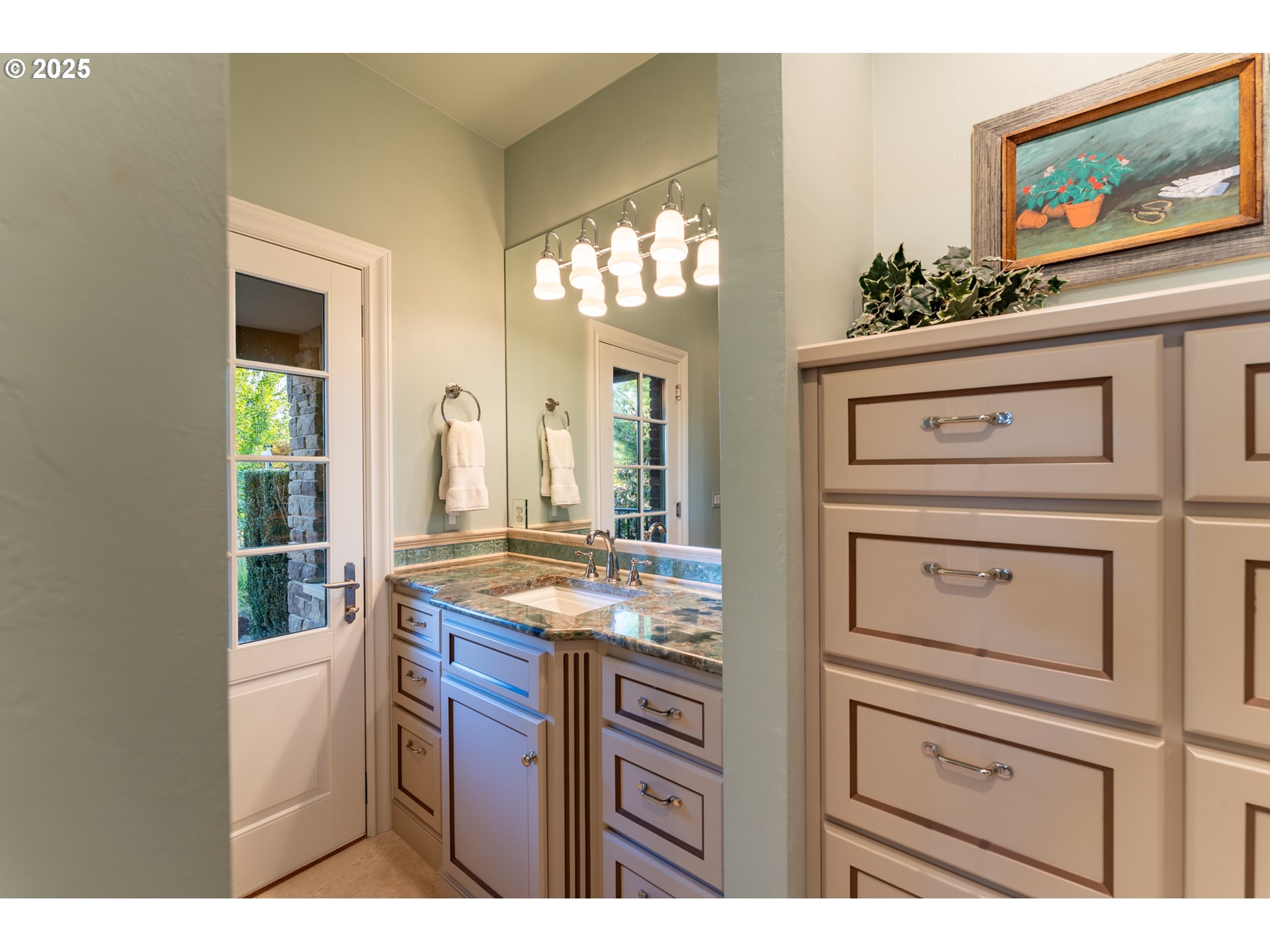 9009 Southeast Eola Hills Road Amity, OR 97101 - Photo 22 of 48