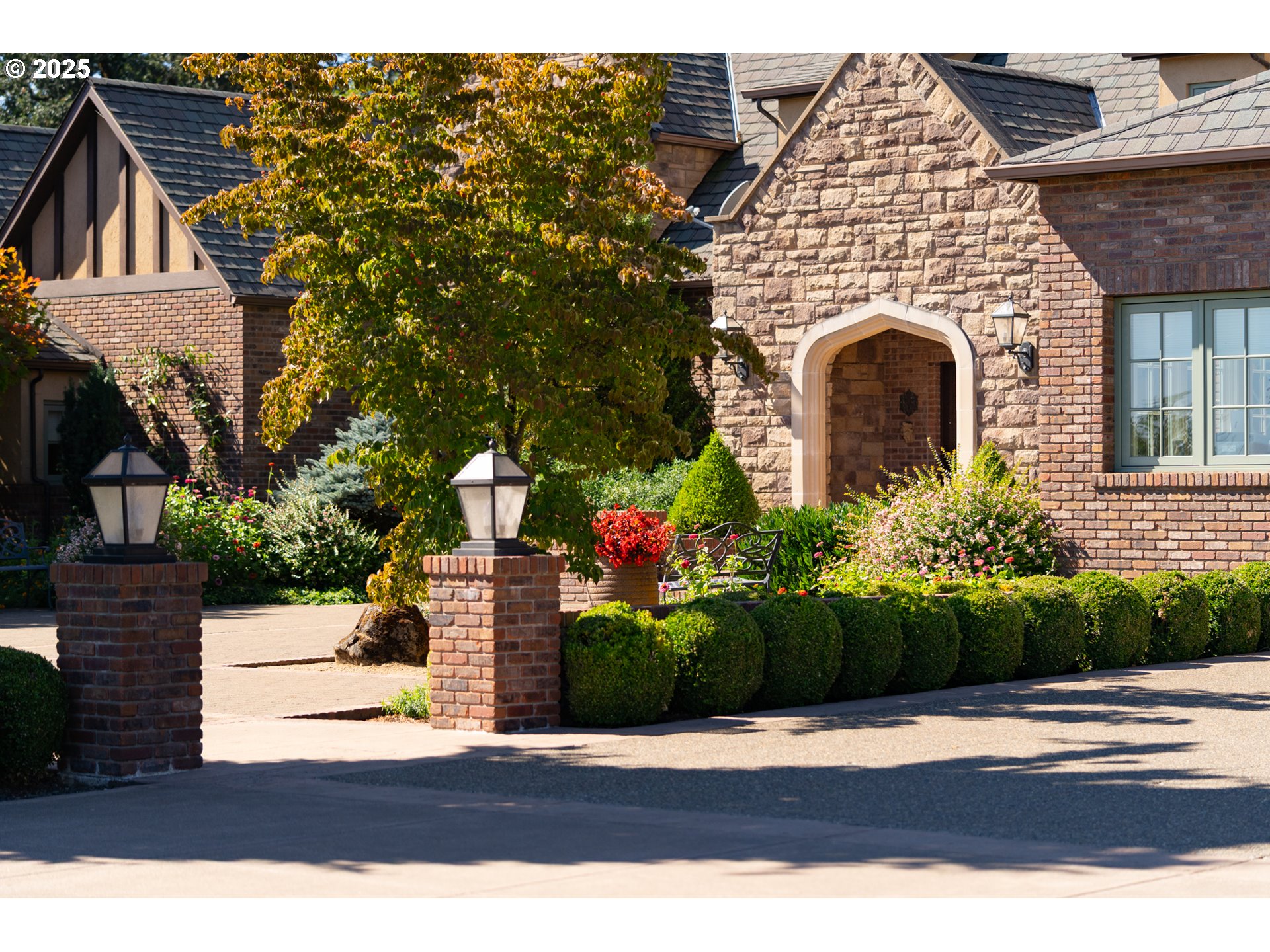 9009 Southeast Eola Hills Road Amity, OR 97101 - Photo 3 of 48