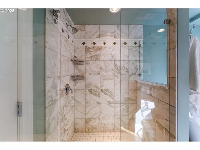 $2,550,000 | 9009 Southeast Eola Hills Road, Amity, OR 97101