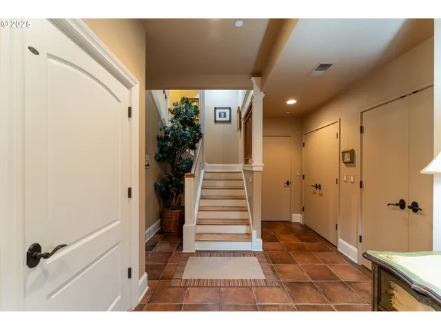 $2,750,000 | 9009 Southeast Eola Hills Road, Amity, OR 97101