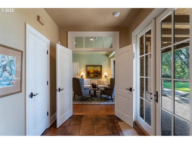 $2,750,000 | 9009 Southeast Eola Hills Road, Amity, OR 97101