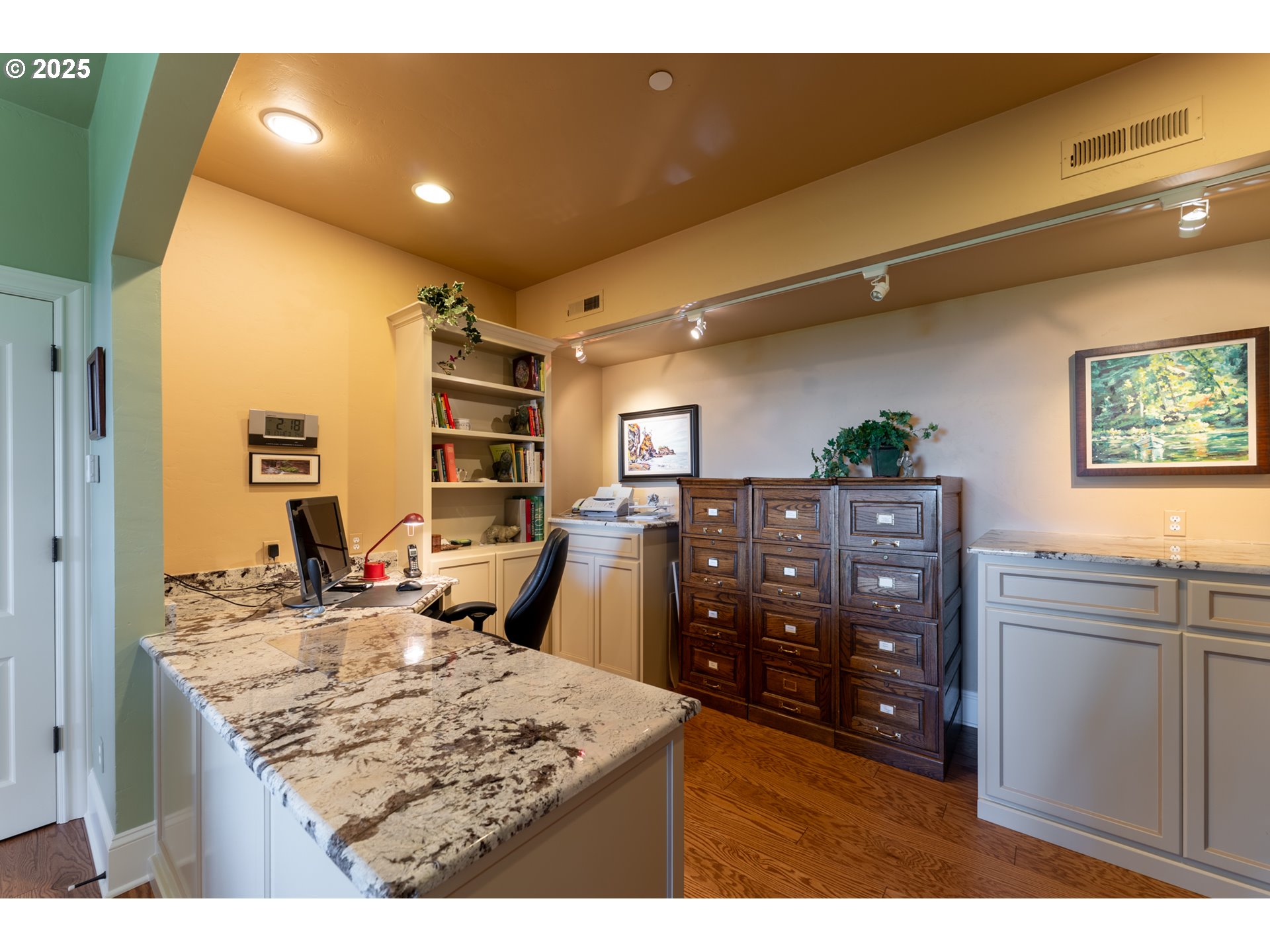 9009 Southeast Eola Hills Road Amity, OR 97101 - Photo 38 of 48