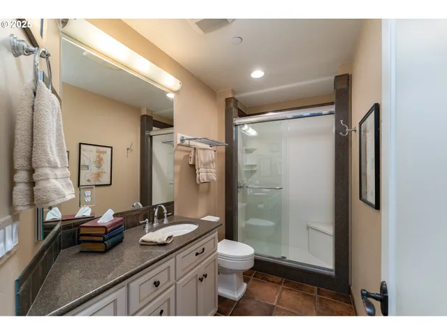 $2,550,000 | 9009 Southeast Eola Hills Road, Amity, OR 97101