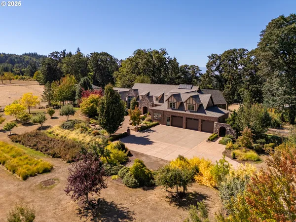 $2,300,000 | 9009 Southeast Eola Hills Road, Amity, OR 97101