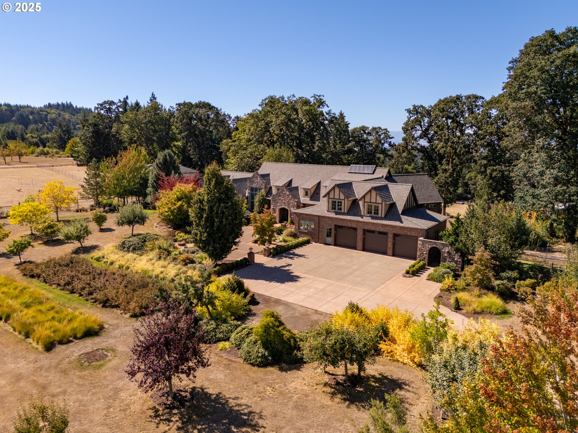 9009 Southeast Eola Hills Road Amity, OR 97101 - Photo 5 of 48