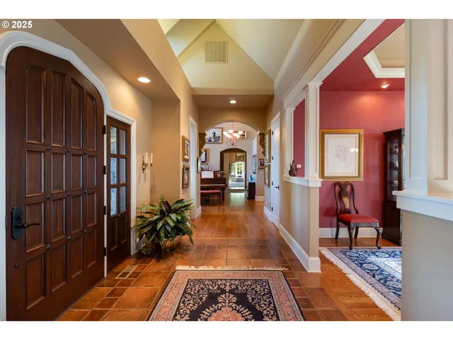 $2,750,000 | 9009 Southeast Eola Hills Road, Amity, OR 97101