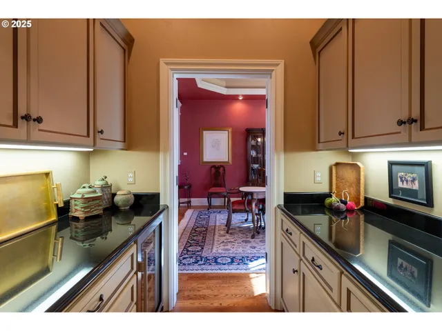 $2,550,000 | 9009 Southeast Eola Hills Road, Amity, OR 97101