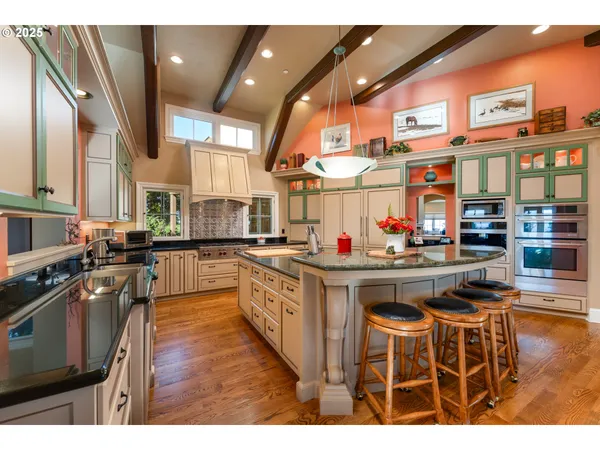 $2,300,000 | 9009 Southeast Eola Hills Road, Amity, OR 97101
