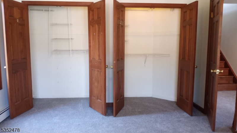 83 Lakeside Drive Vernon, NJ 07461 - Photo 13 of 34