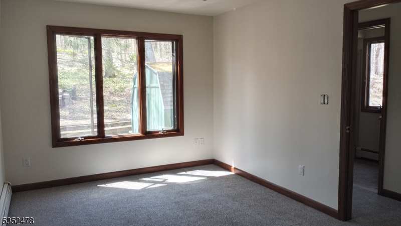 83 Lakeside Drive Vernon, NJ 07461 - Photo 29 of 34 a view of empty room with window