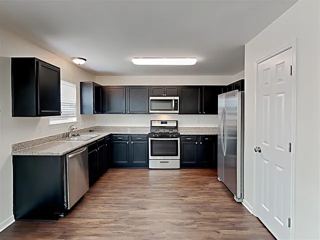 $2,465 | 18011 Shallow Leaf Lane, Cypress, TX 77433