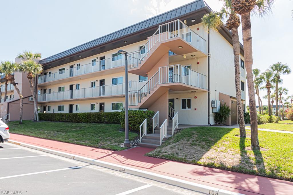 1022 Manatee Road, Unit D107 Naples, FL 34114 - Photo 8 of 43