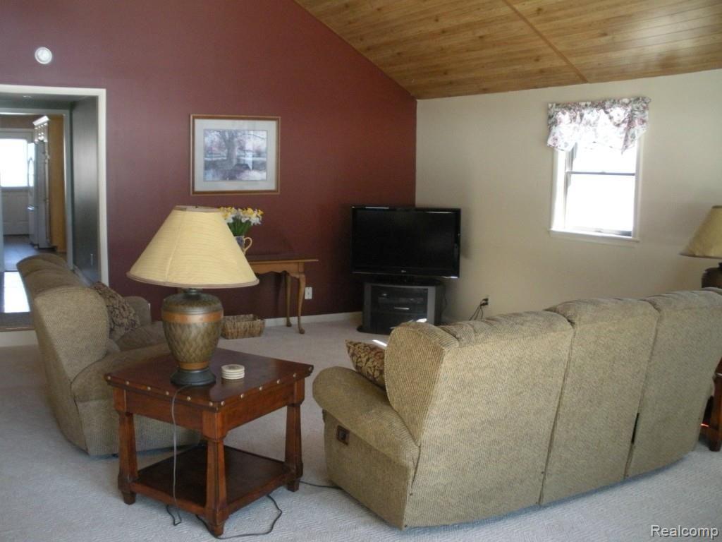 3950 Kings Mill Road North Branch, MI 48461 - Photo 11 of 26 Living Room 4