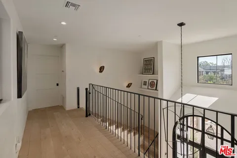 $3,798,000 | 131 South Saltair Avenue, Los Angeles, CA 90049