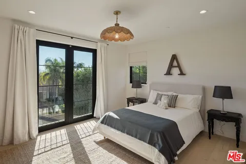 $3,798,000 | 131 South Saltair Avenue, Los Angeles, CA 90049