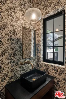 $3,798,000 | 131 South Saltair Avenue, Los Angeles, CA 90049