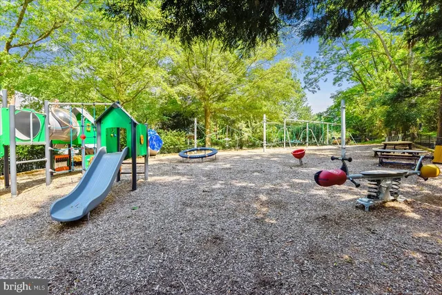 $8,000 | 3927 Georgetown Court Northwest, Washington, DC 20007