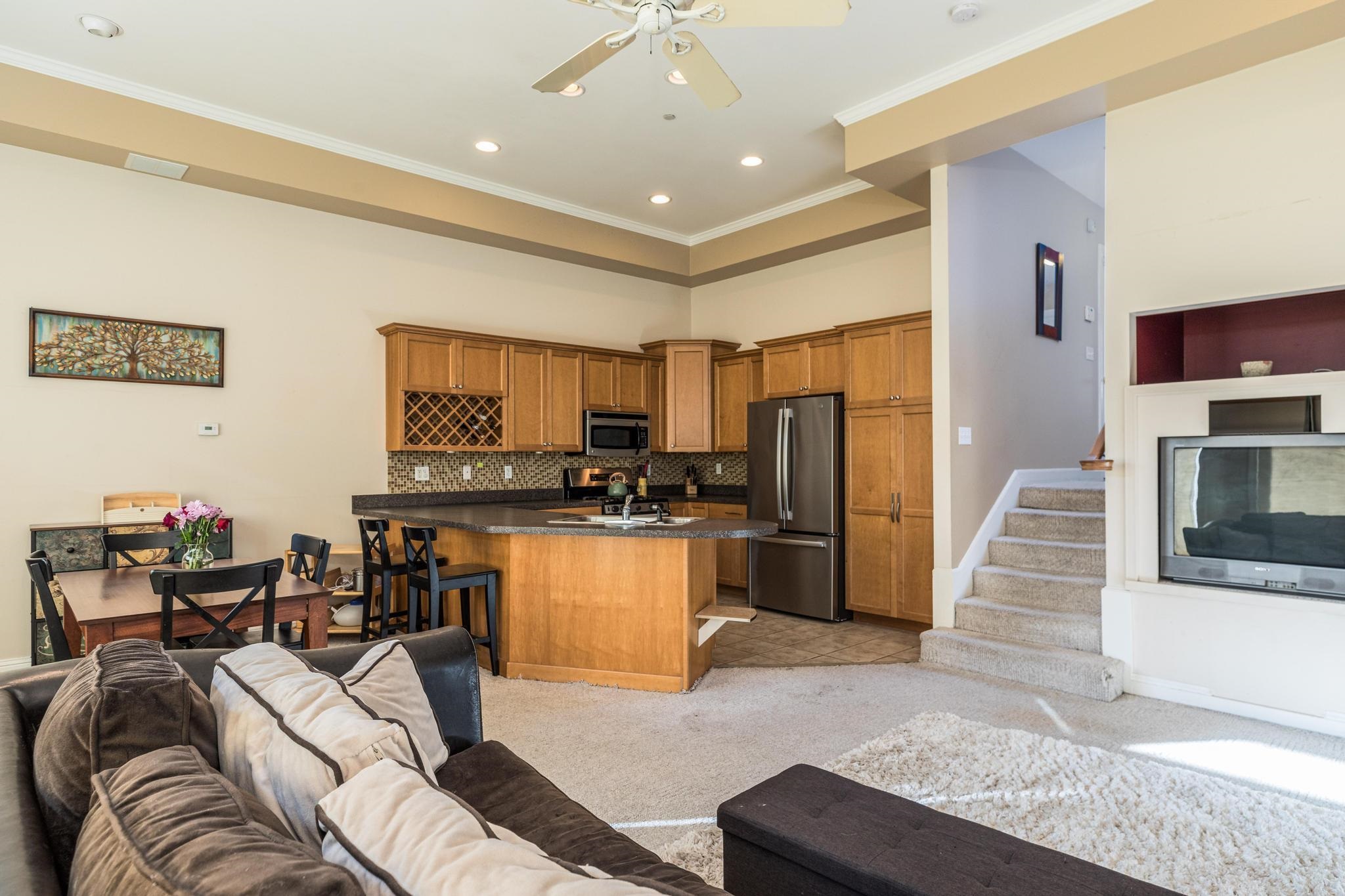 6 Deborah Lane Dover, NH 03820 - Photo 5 of 33