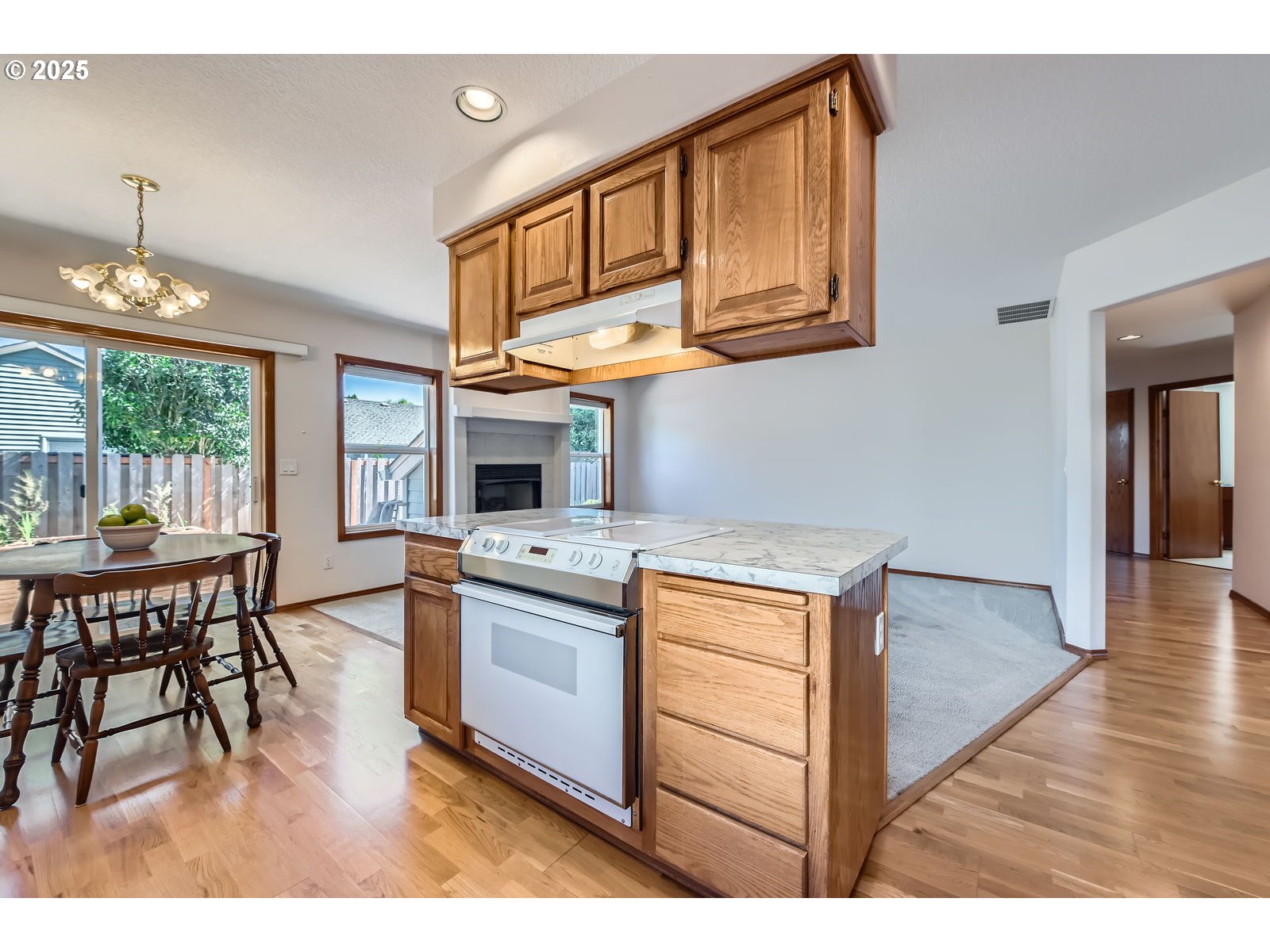 1552 Northeast 19th Loop Canby, OR 97013 - Photo 13 of 28