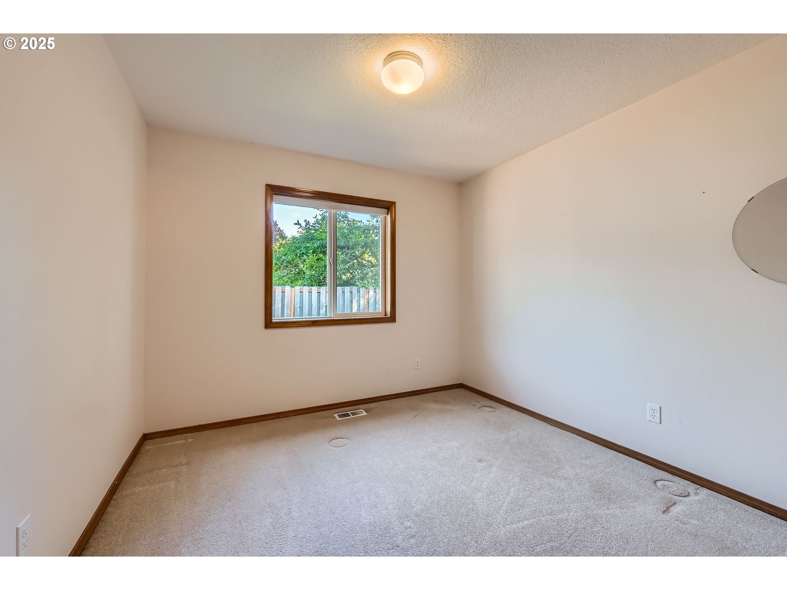1552 Northeast 19th Loop Canby, OR 97013 - Photo 22 of 28