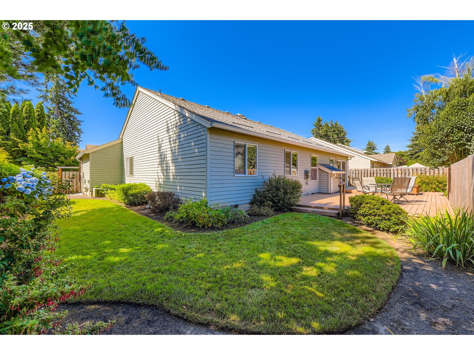1552 Northeast 19th Loop Canby, OR 97013 - Photo 27 of 28