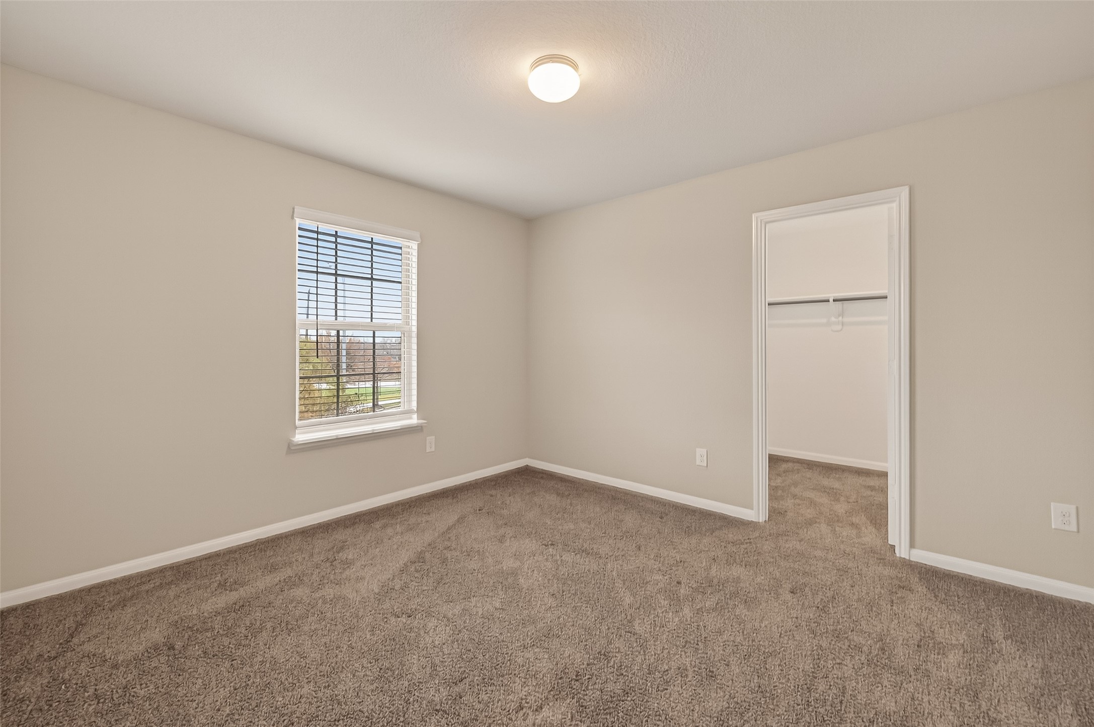 2510 Meerstad Lane Houston, TX 77047 - Photo 22 of 49 an empty room with windows and closet