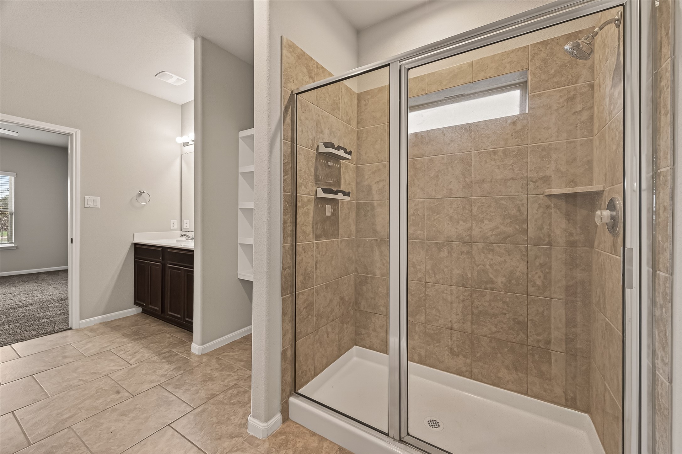 2510 Meerstad Lane Houston, TX 77047 - Photo 40 of 49 a bathroom with a shower and a tub