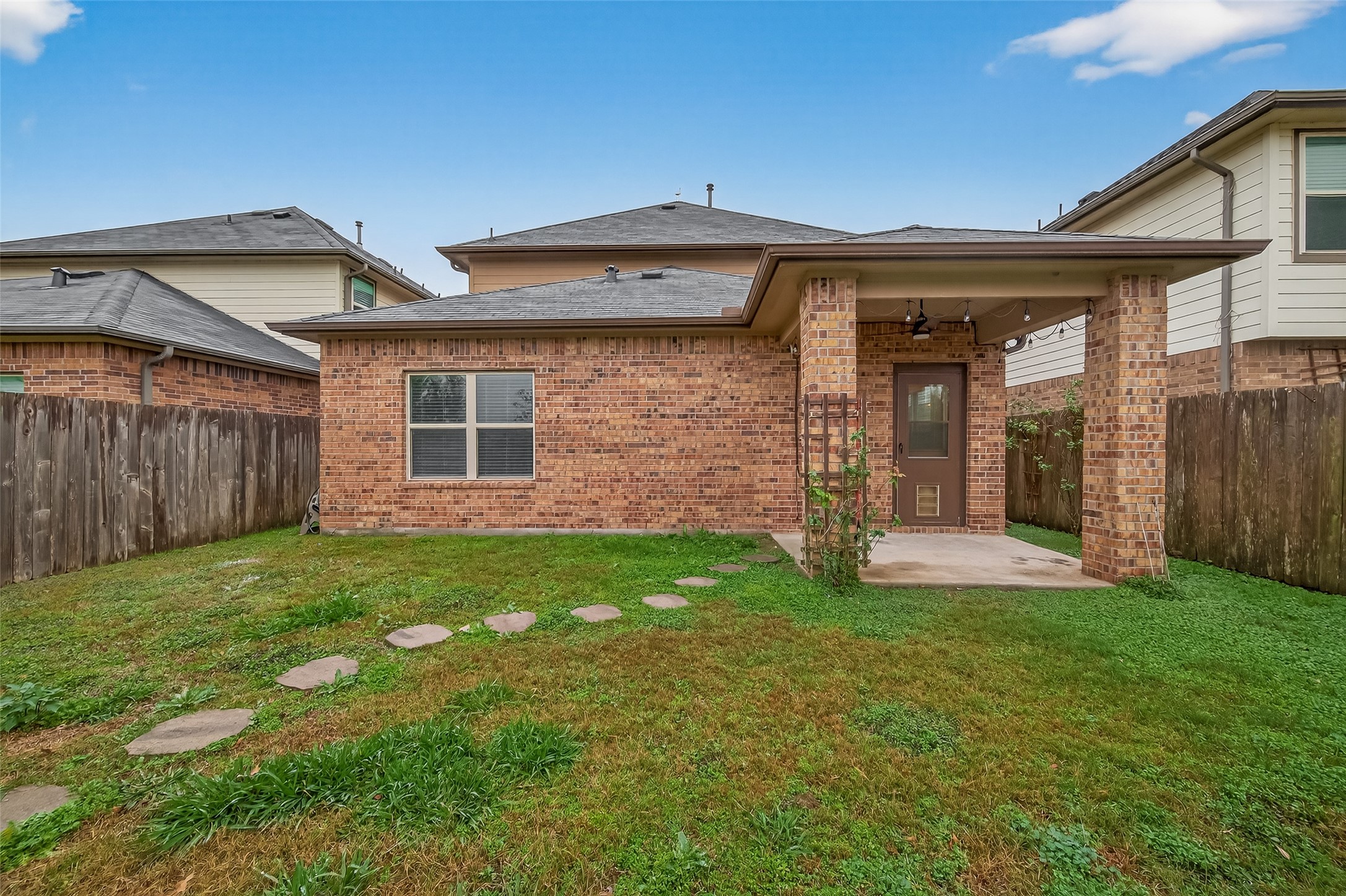 2510 Meerstad Lane Houston, TX 77047 - Photo 45 of 49 a view of a house with backyard and garden