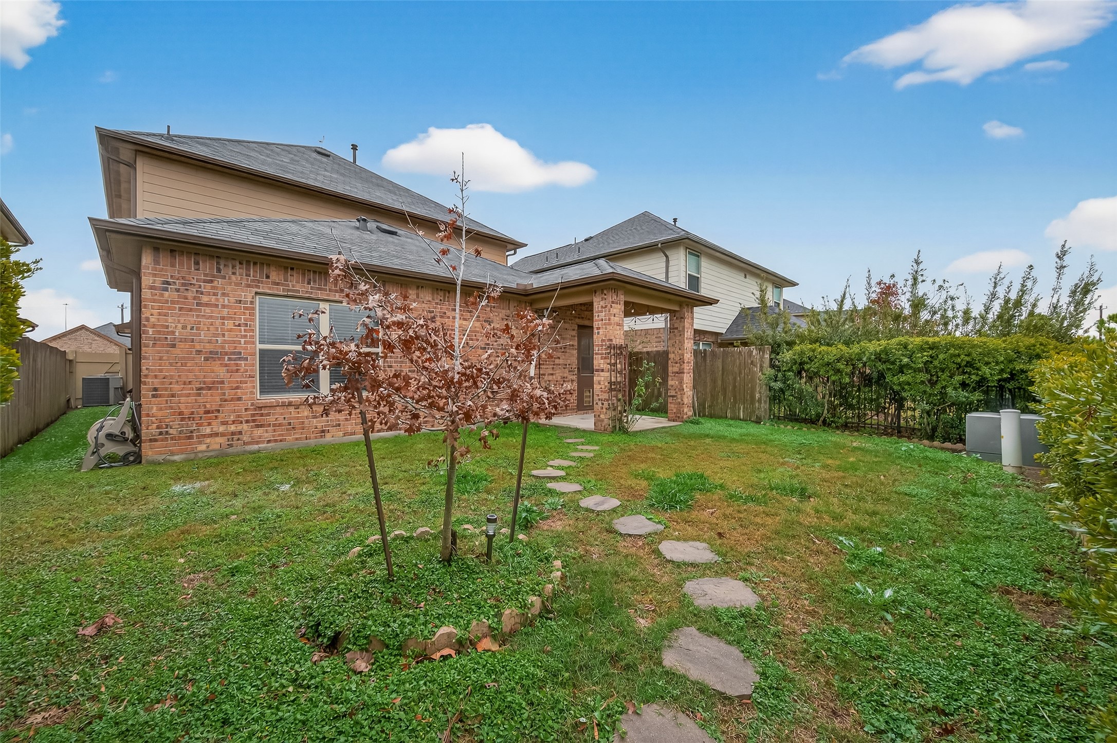 2510 Meerstad Lane Houston, TX 77047 - Photo 46 of 49 a front view of a house with garden