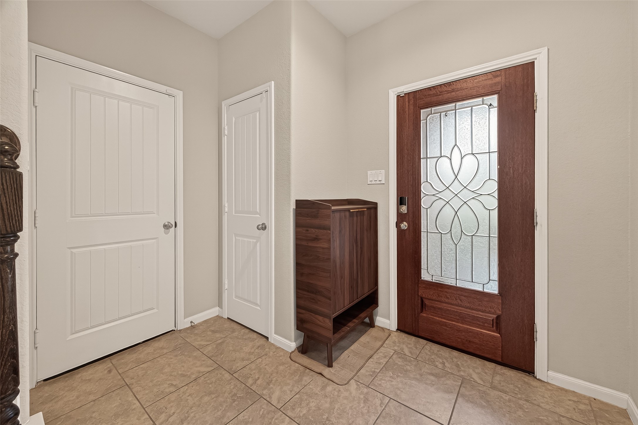 2510 Meerstad Lane Houston, TX 77047 - Photo 8 of 49 a view of an entryway with a carpet