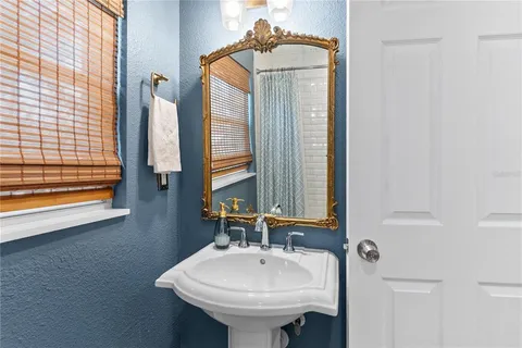 $475,000 | 1421 East Hanna Avenue, Tampa, FL 33604