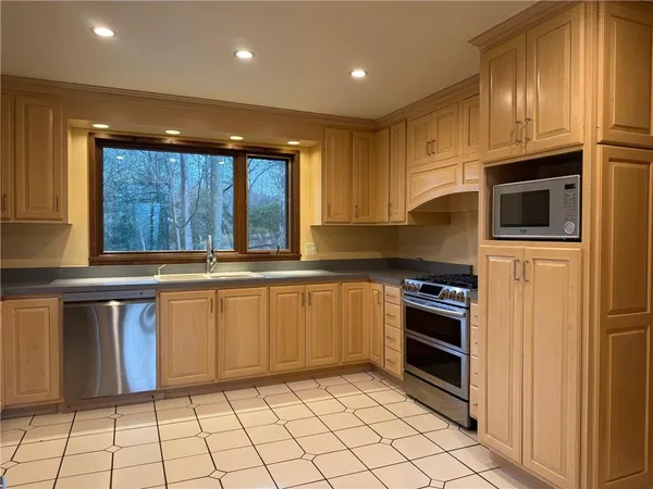 $2,850 | 5072 Northlawn Circle, Murrysville, PA 15668