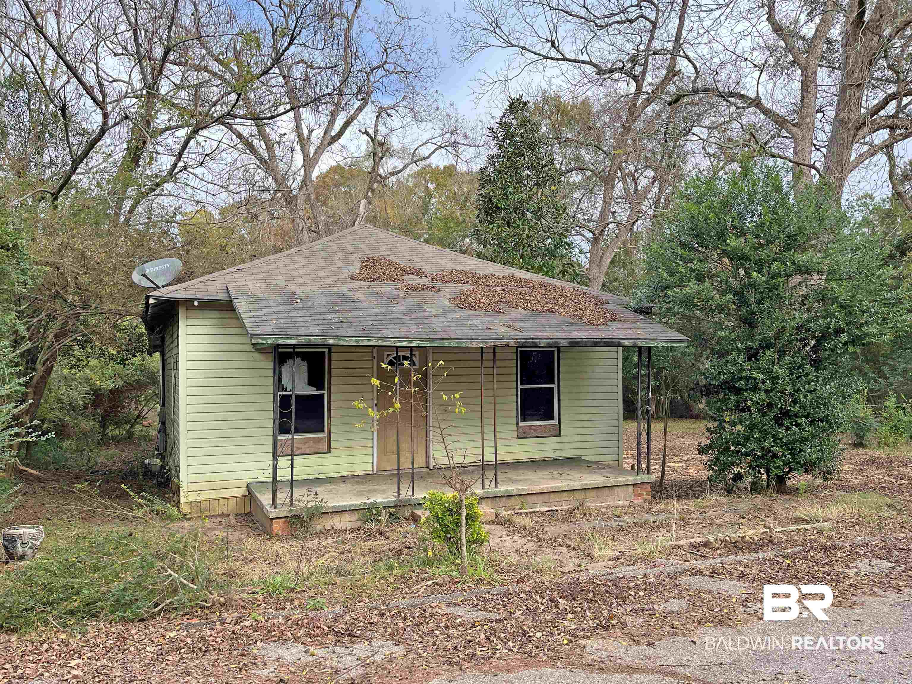 139 Rutherford Street Monroeville, AL 36460 - Photo 1 of 6 Bungalow featuring a porch