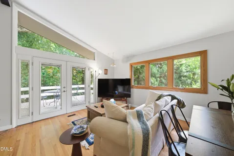 $699,900 | 16 Davie Circle, Chapel Hill, NC 27514