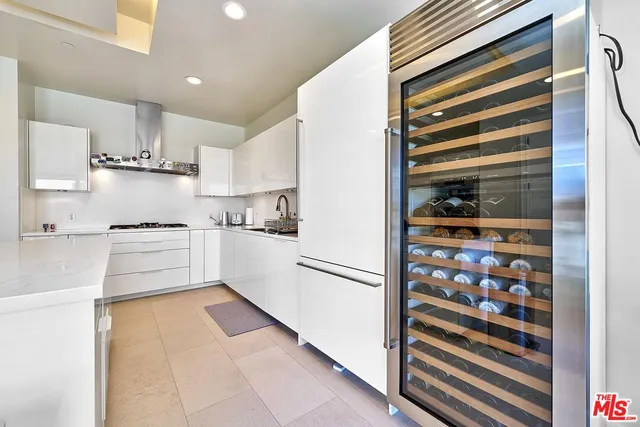 $15,000 | 10776 Wilshire Boulevard, Unit 603, Los Angeles, CA 90024