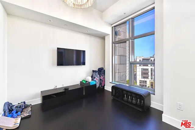 $15,000 | 10776 Wilshire Boulevard, Unit 603, Los Angeles, CA 90024