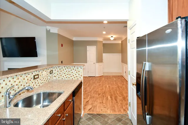 $3,400 | 11322 Westbrook Mill Lane, Unit 302, Fairfax, VA 22030