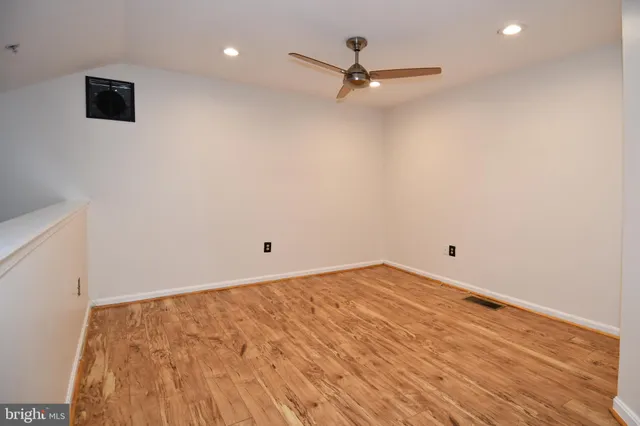 $3,400 | 11322 Westbrook Mill Lane, Unit 302, Fairfax, VA 22030