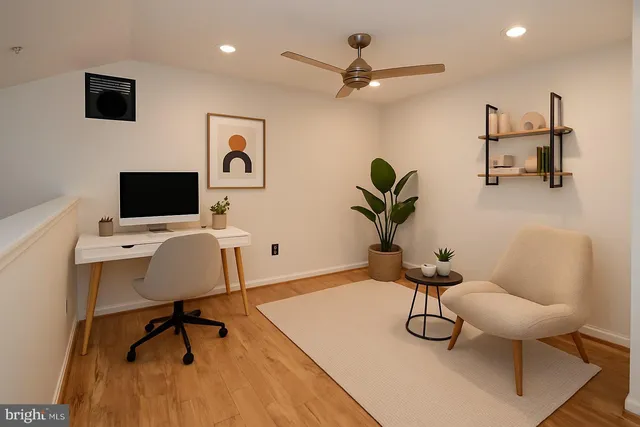 $3,400 | 11322 Westbrook Mill Lane, Unit 302, Fairfax, VA 22030