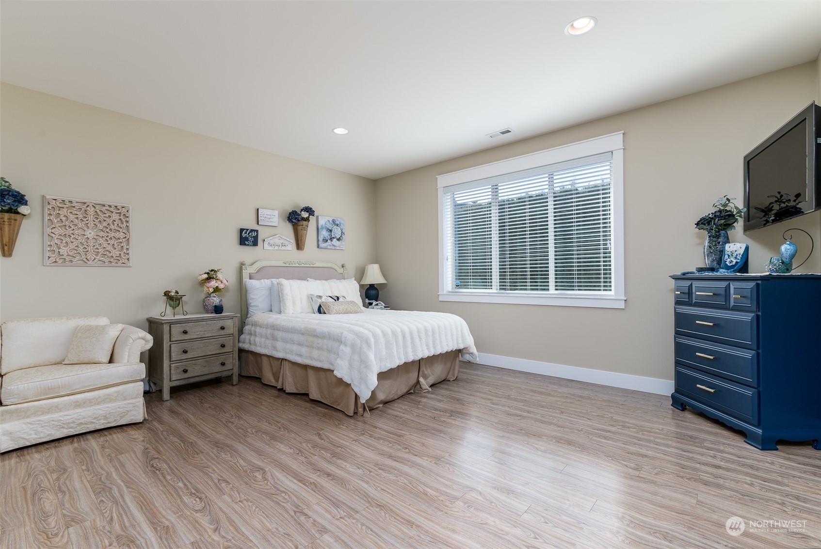 8177 Comox Road Blaine, WA 98230 - Photo 12 of 32 Gallery Image 12