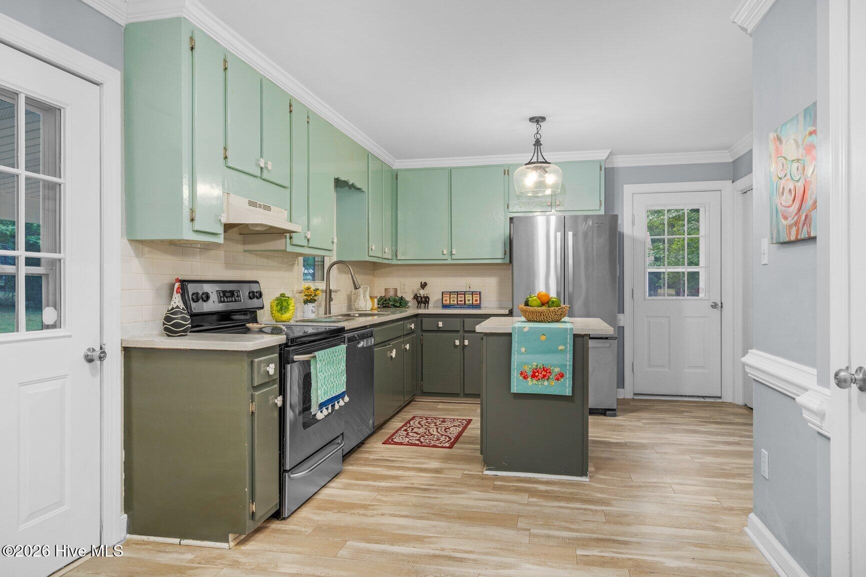 1732 Acorn Ridge Road Rocky Mount, NC 27804 - Photo 10 of 32 Kitchen with Island