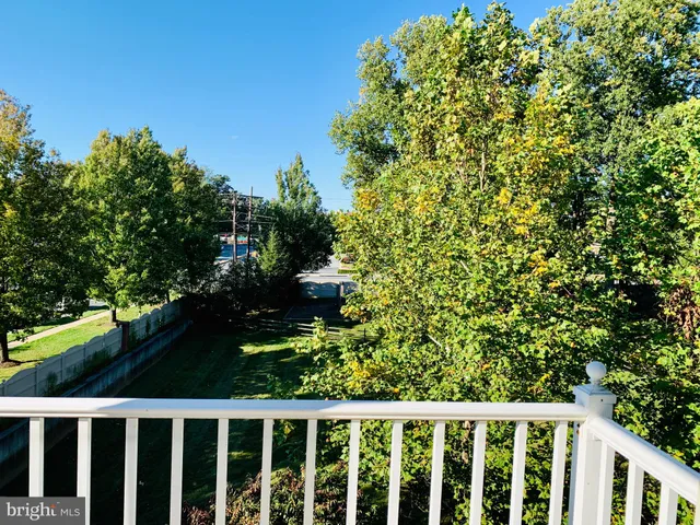 $2,850 | 6149 Stonehenge Place, North Bethesda, MD 20852