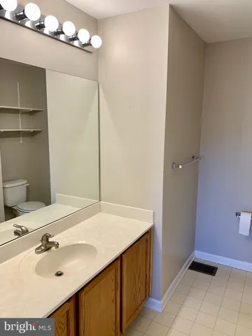 $2,850 | 6149 Stonehenge Place, North Bethesda, MD 20852