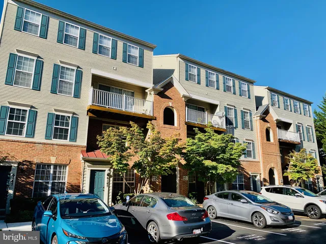 $2,850 | 6149 Stonehenge Place, North Bethesda, MD 20852