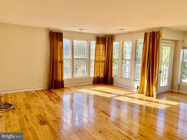 $2,850 | 6149 Stonehenge Place, North Bethesda, MD 20852