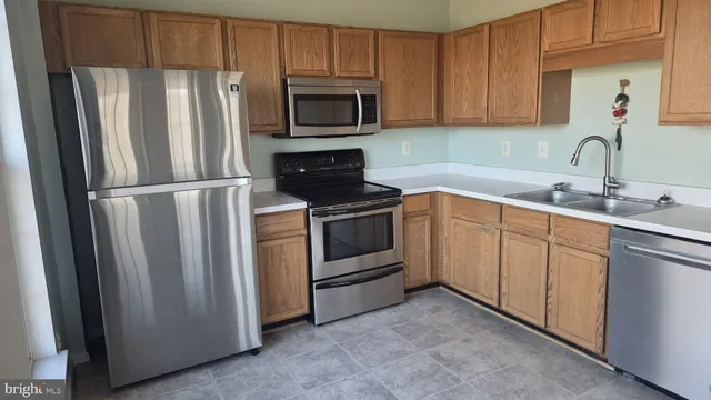 $2,850 | 6149 Stonehenge Place, North Bethesda, MD 20852