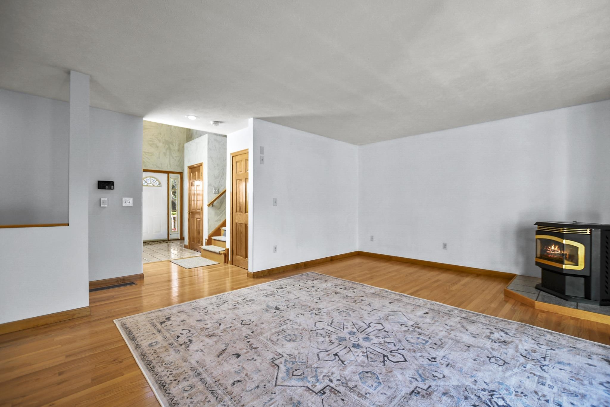 5 Longview Circle Pelham, NH 03076 - Photo 4 of 58