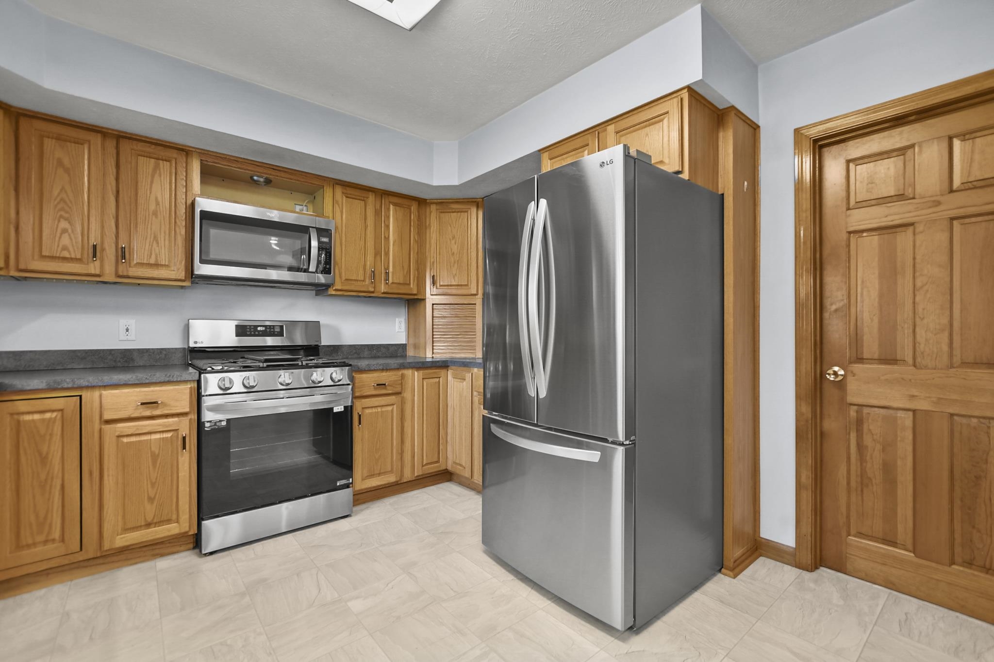 5 Longview Circle Pelham, NH 03076 - Photo 7 of 58