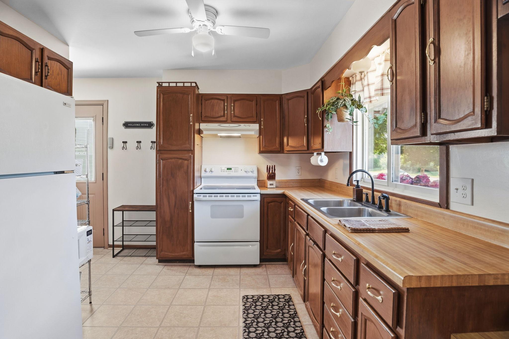 3851 Flowerfield Road Circle Pines, MN 55014 - Photo 4 of 19