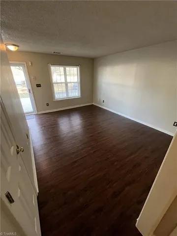 $1,400 | 2551 Ambassador Court, High Point, NC 27265